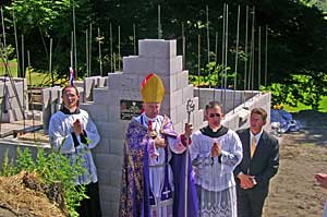 Bishop Fellay blesses plaque